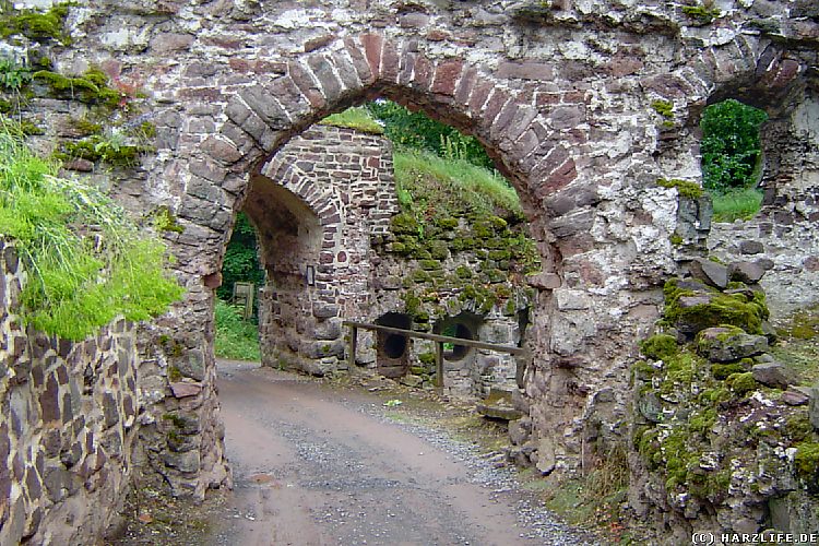 Das Haupttor der Burg Hohnstein