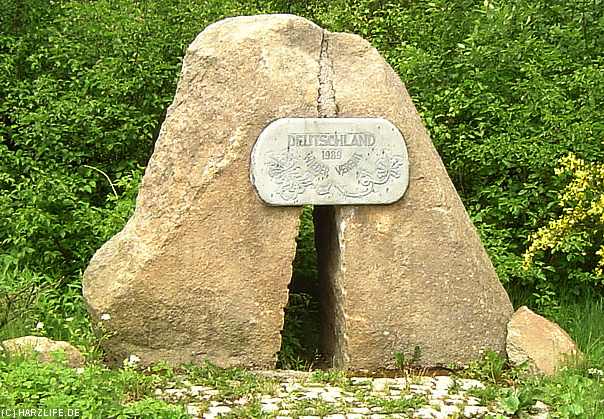 Gedenkstein an der ehemaligen innerdeutsche Grenze