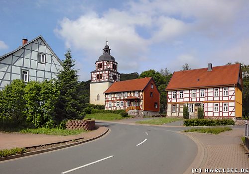 Sülzhayn - Fachwerkhäuser und Kirche im Ortszentrum