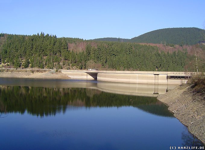 Staumauer der Okertalsperre