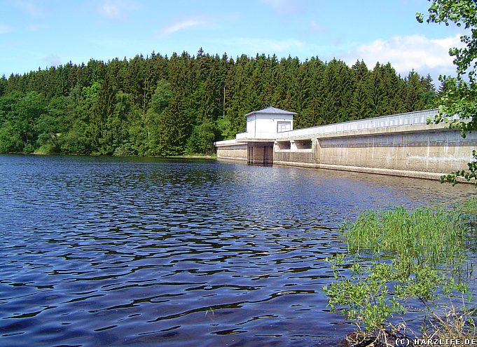 Die Staumauer der Zillierbachtalsperre